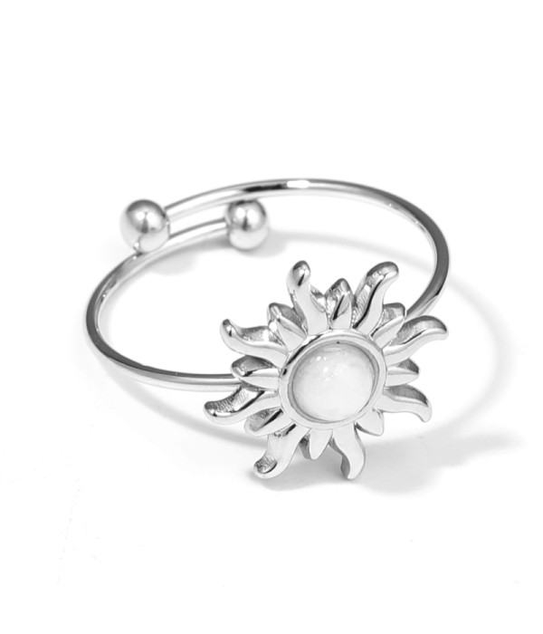 Anillo plateado con piedra