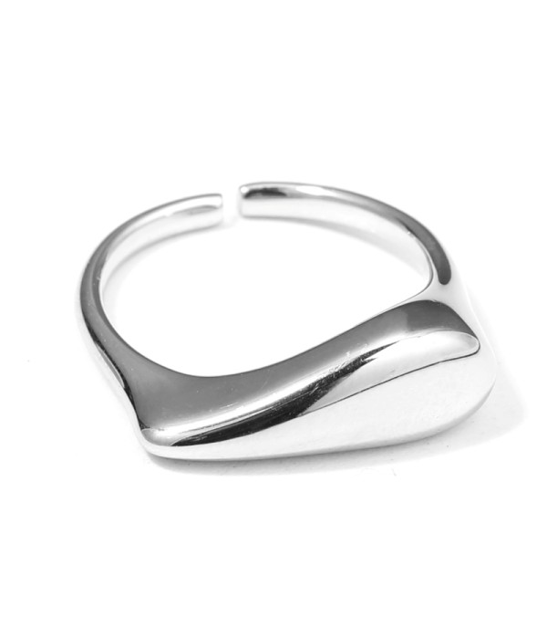 Anillo plateado minimalista
