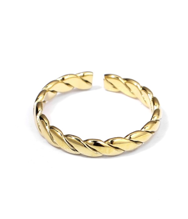 Anillo dorado con aro trenzado