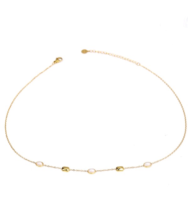 Collar dorado con colgantes de perla