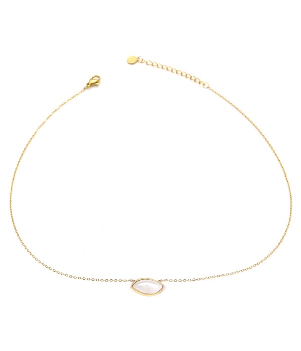 Collar dorado con colgante de perla