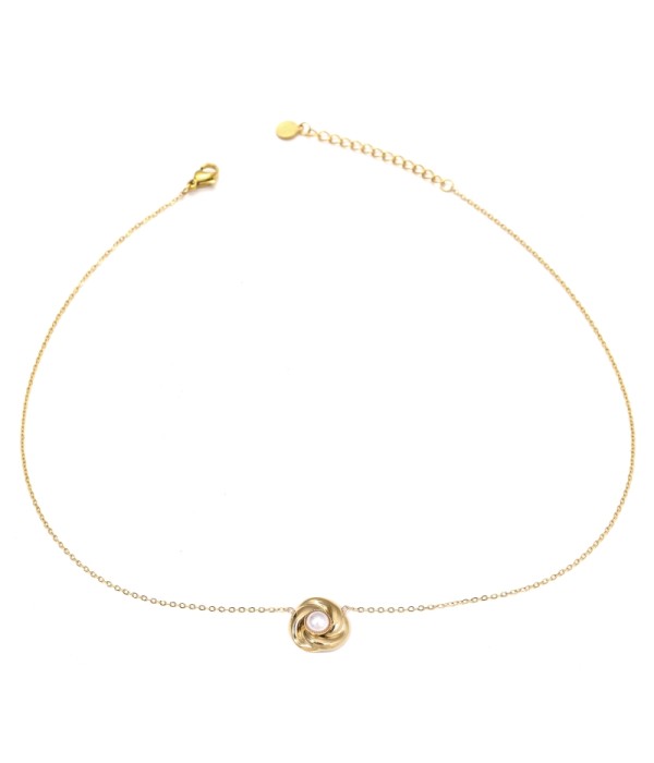 Collar dorado con colgante de bucle de Moebius