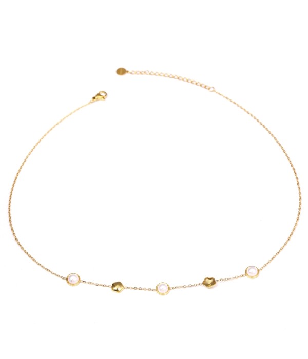 Collar dorado con colgantes de perla