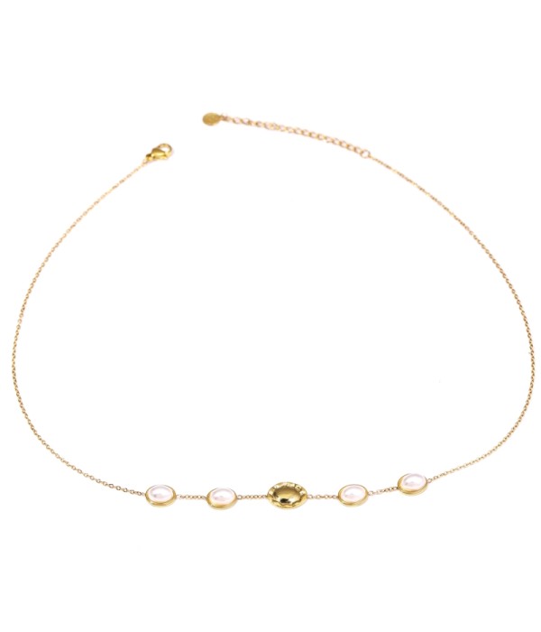 Collar dorado con colgantes de perla
