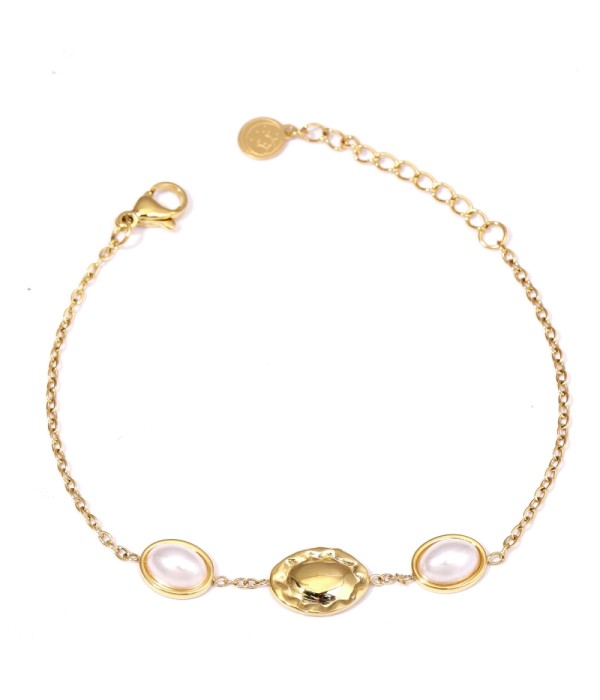 Pulsera dorada con perla