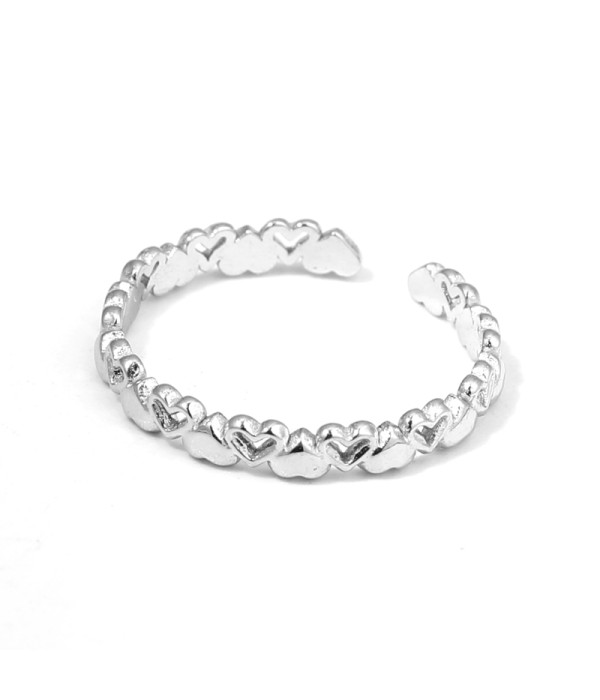 Anillo con arco de corazones