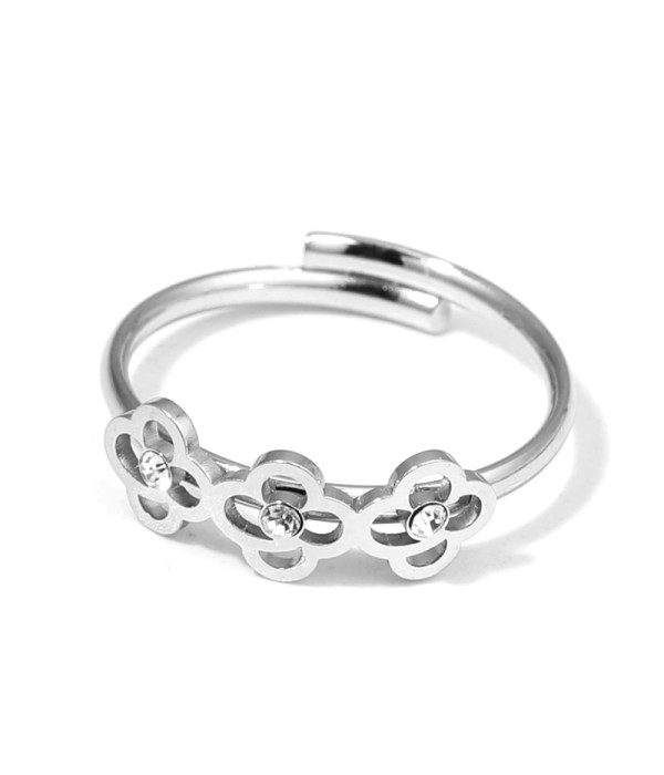 Anillo con eslabones de flores