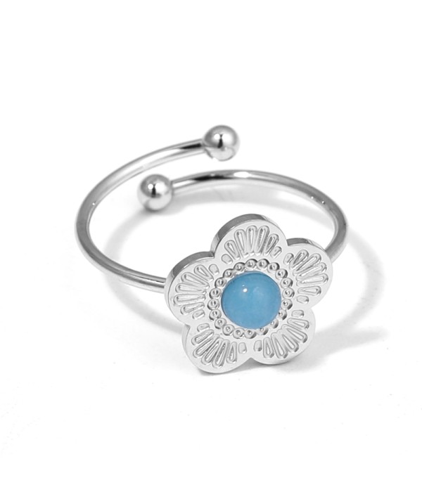 Anillo plateado de flor con piedra de colores