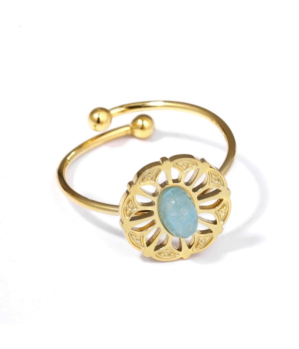 Anillo dorado de flor con piedra de colores