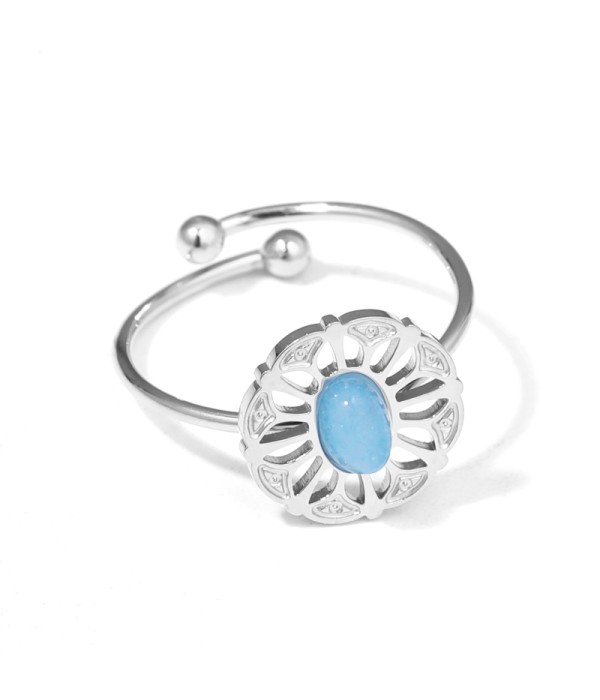 Anillo plateado de flor con piedra de colores