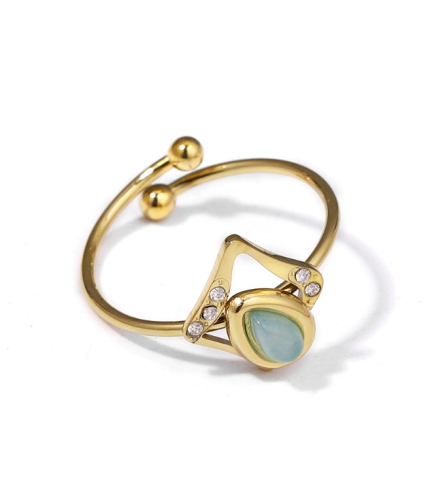 Anillo dorado de rombo con circonitas y piedras de colores