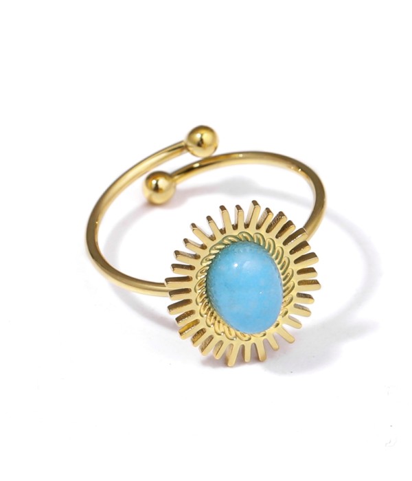Anillo dorado de sol con piedra de colores