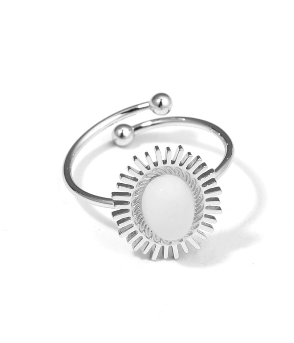 Anillo plateado de sol con piedra de colores