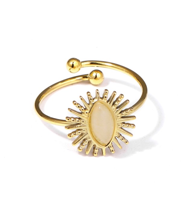 Anillo dorado de sol con piedra de colores