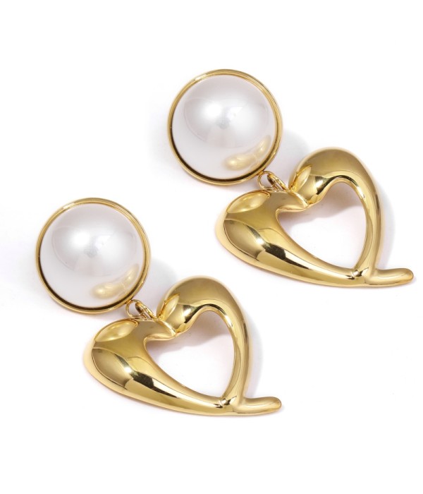 Pendientes dorados de perla con corazón