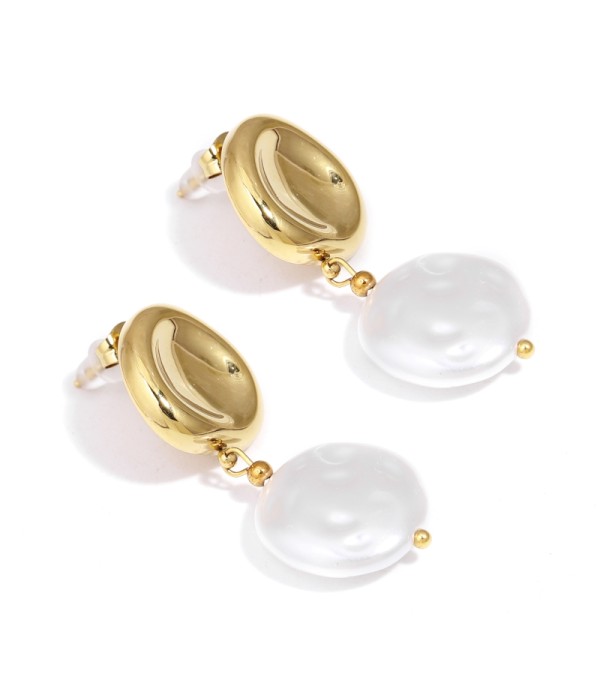 Pendientes dorados de perla