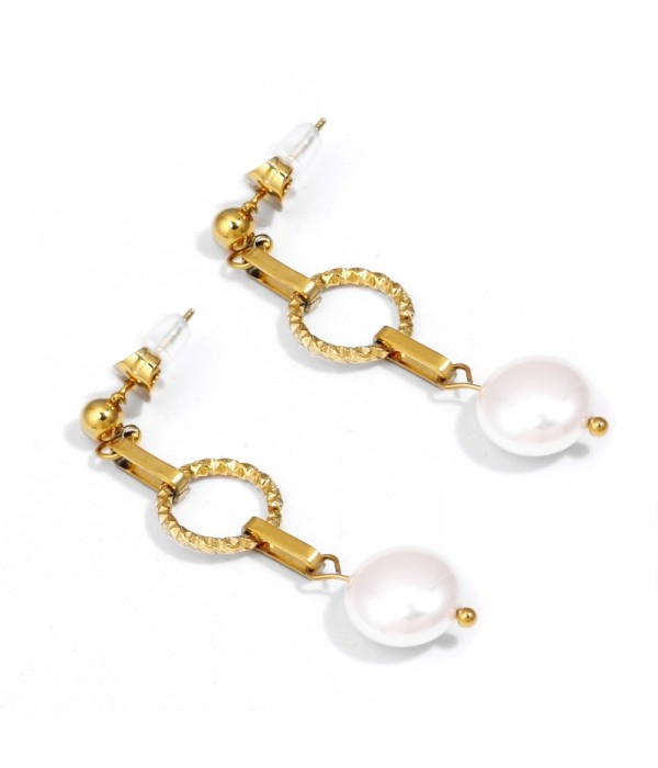 Pendientes dorados de perla