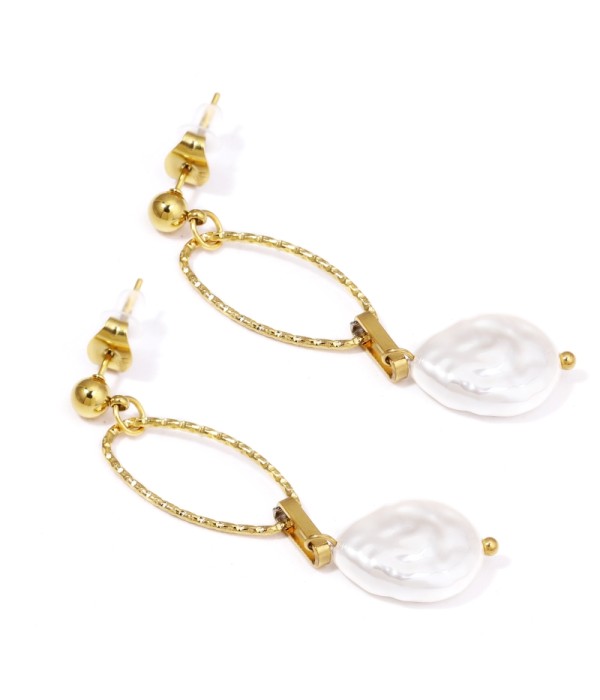 Pendientes dorados de perla