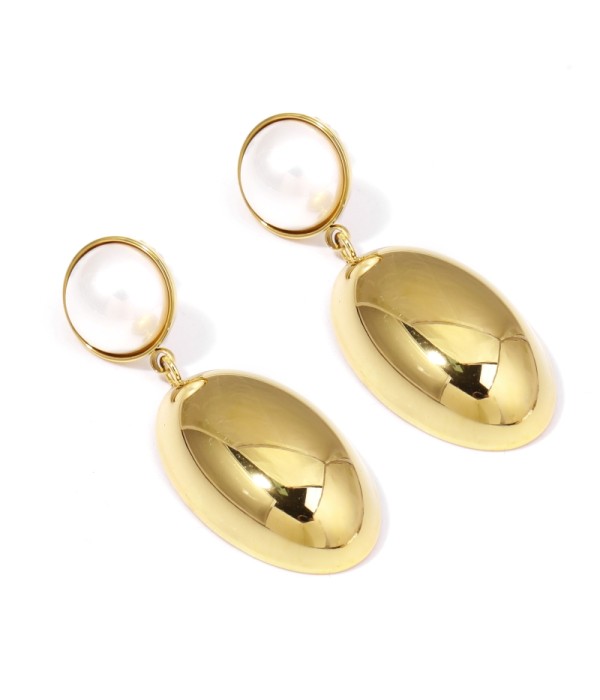 Pendientes dorados de perla con colgante de óvalo