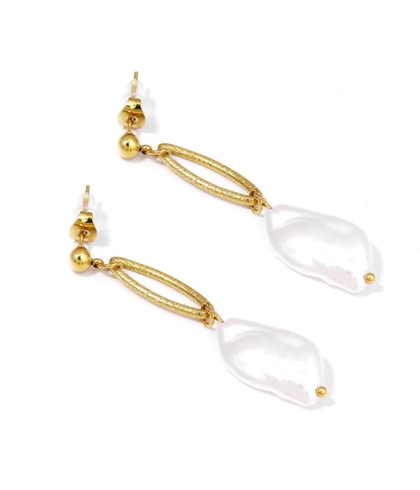 Pendientes dorados de perla