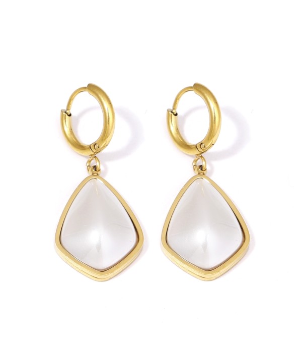 Pendientes dorados de perla