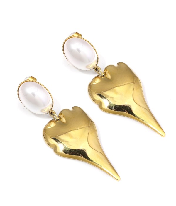 Pendientes dorados de perla con colgante de corazón