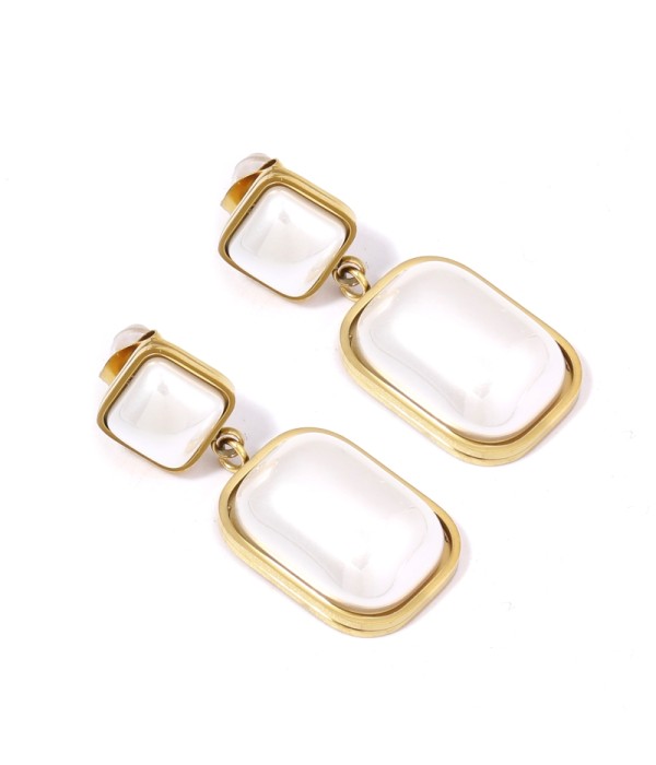 Pendientes dorados de perla