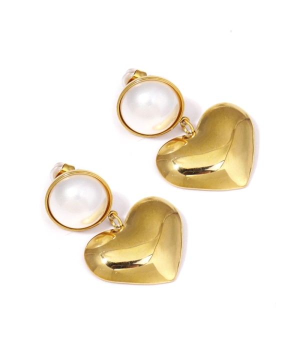 Pendientes dorados de perla con colgante de corazón