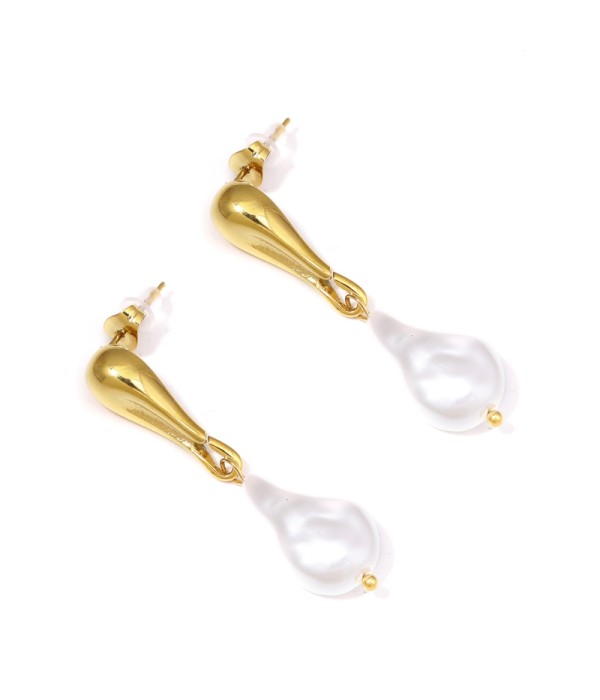 Pendientes dorados de perla