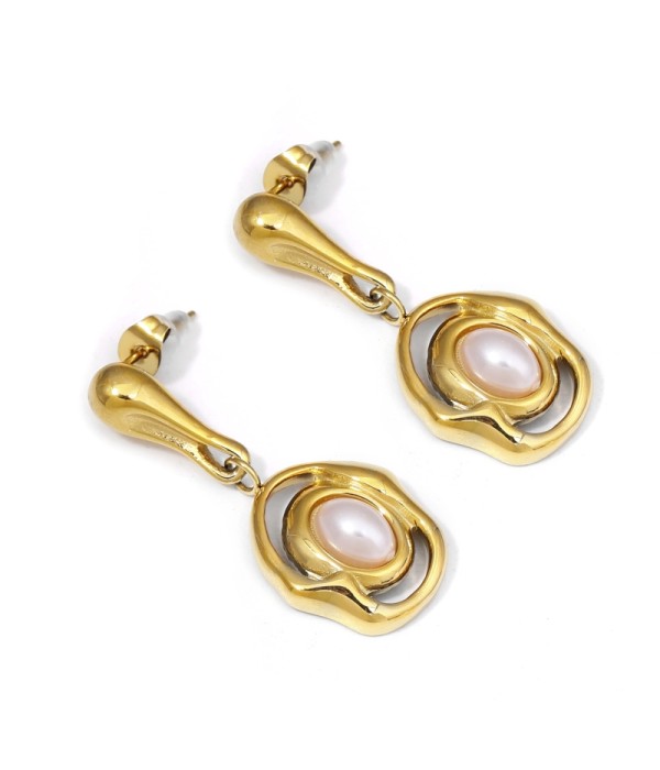 Pendientes dorados de perla