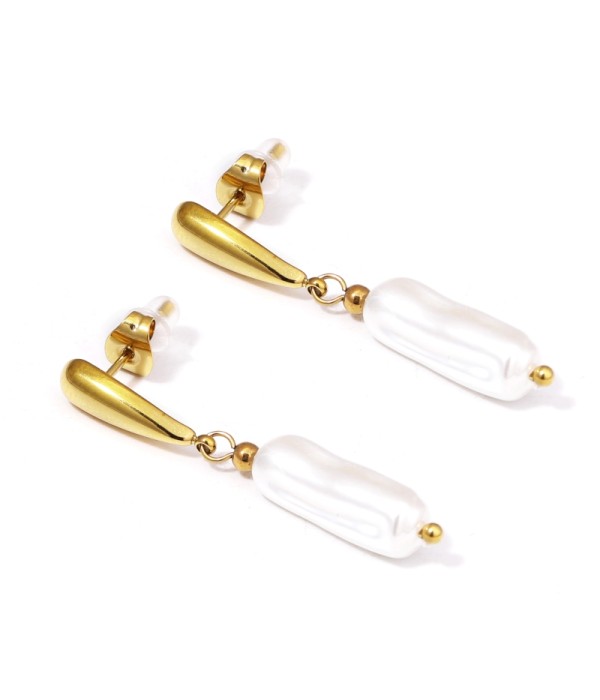Pendientes dorados de perla