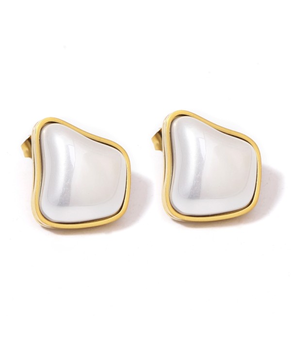 Pendientes dorados de perla