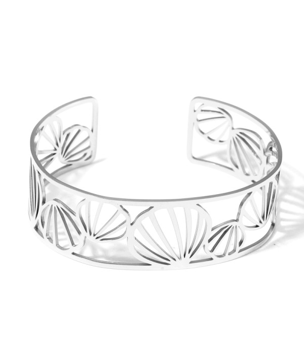 Brazalete plateado abierto calado de formas