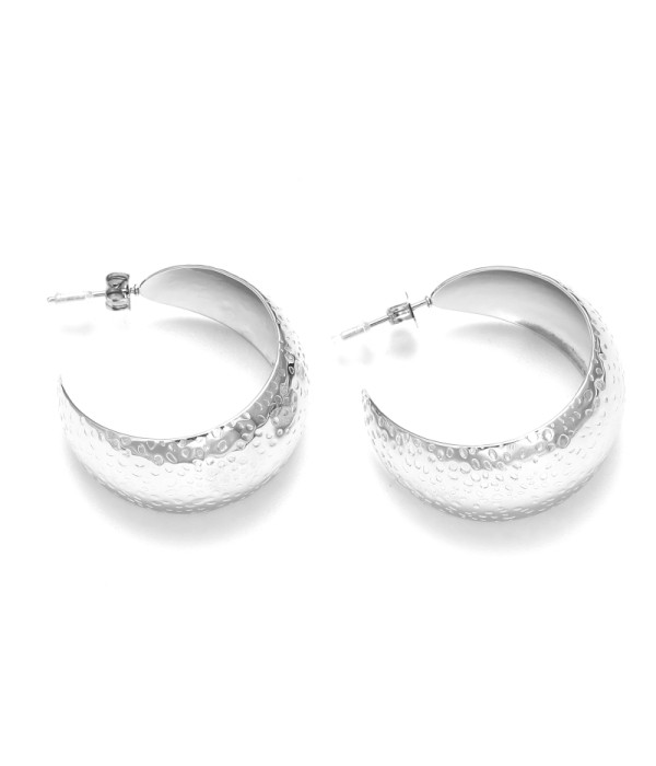 Pendientes de arco abierto plateados texturizados