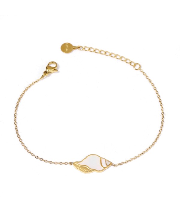 Pulsera dorada con concha decorado con nácar