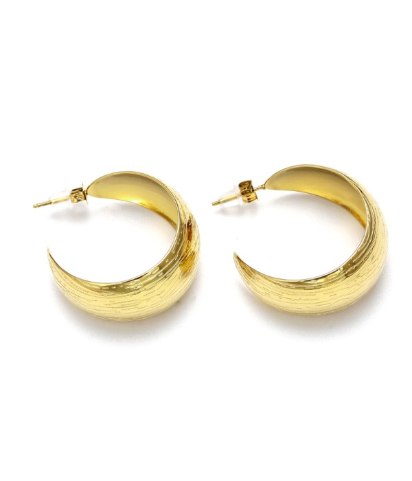 Pendientes de arco abierto dorados texturizados