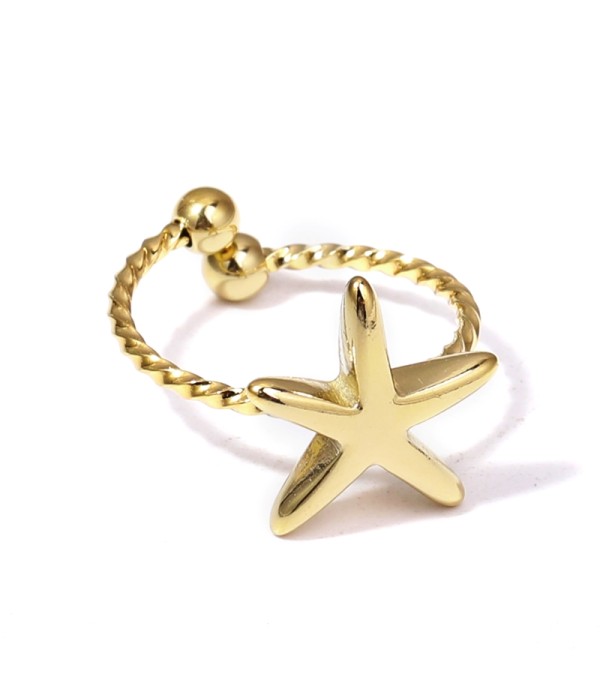 Anillo dorado con diseño de estrella