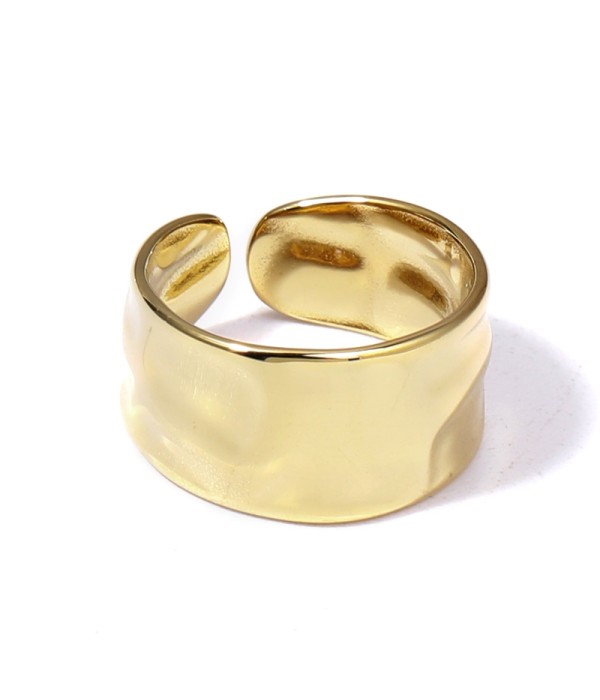 Anillo dorado minimalista