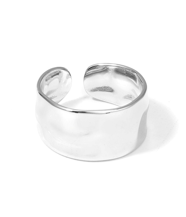 Anillo plateado minimalista