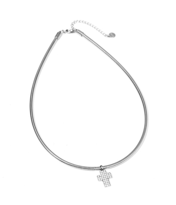 Collar plateado con dije de cruz de circonitas