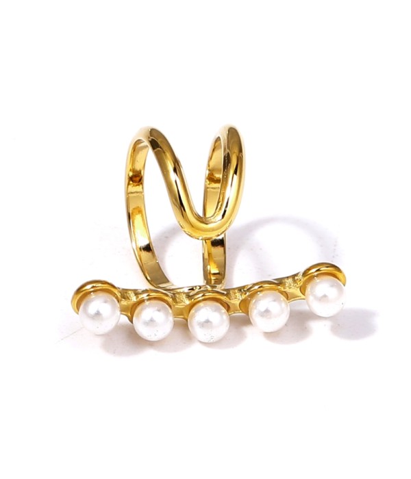 Clip de oreja dorado con perlas