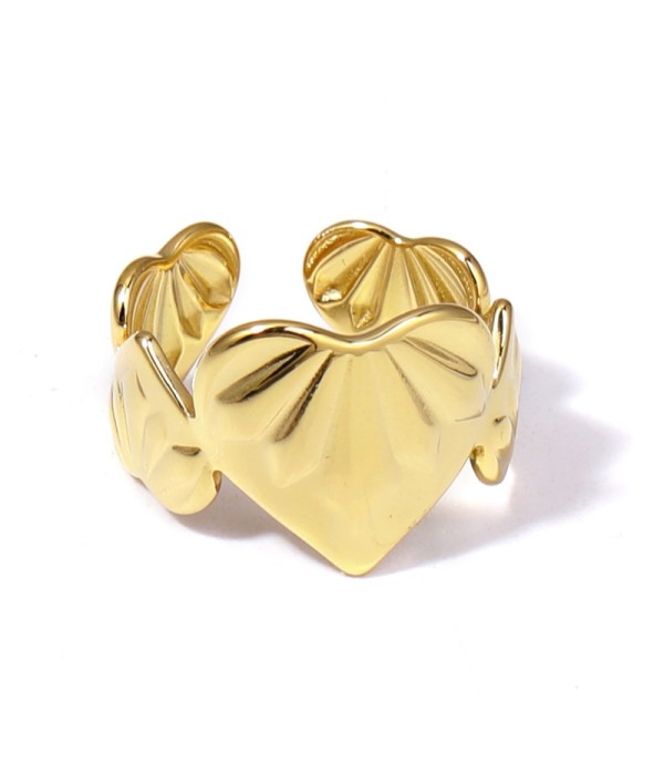 Anillo dorado de aros de corazones