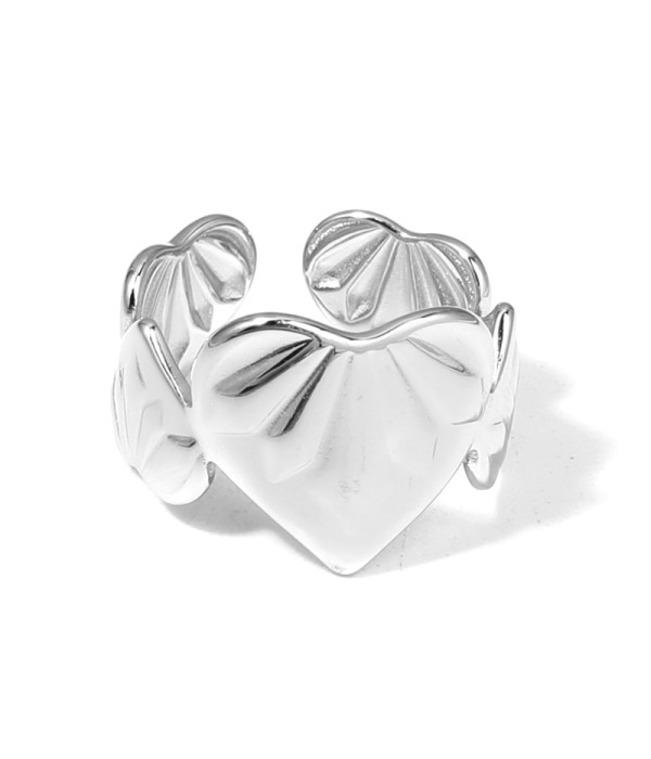 Anillo plateado de aros de corazones