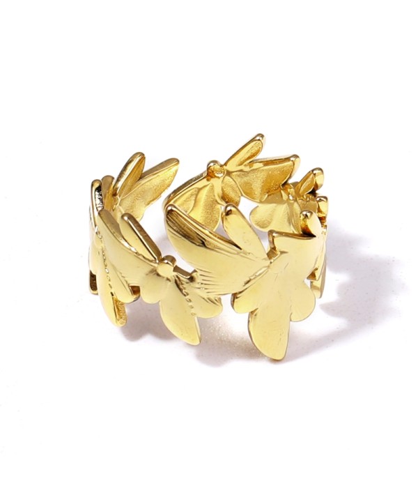 Anillo dorado de aros de mariposa