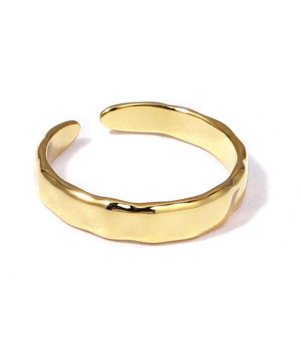 Anillo dorado minimalista