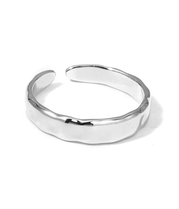 Anillo plateado minimalista