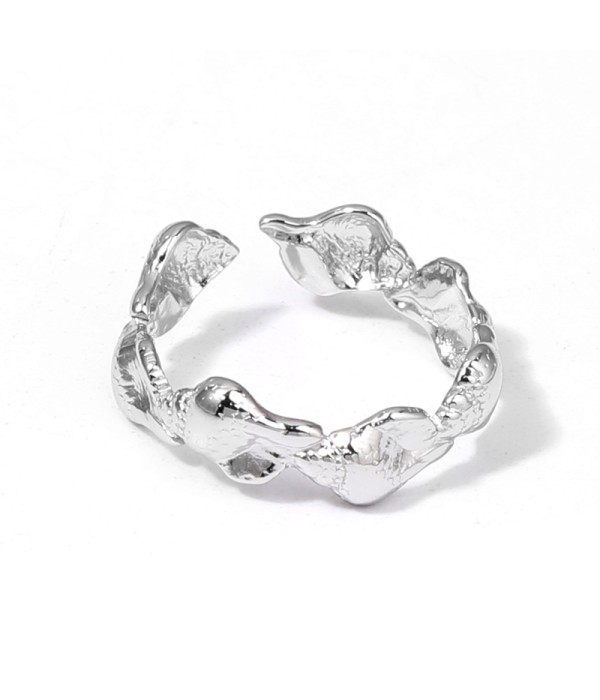 Anillo plateado de aros de conchas