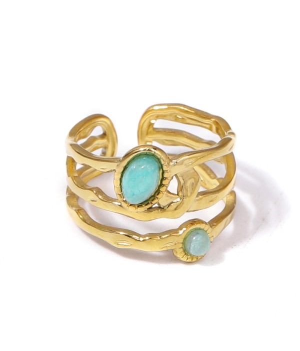 Anillo dorado con piedras