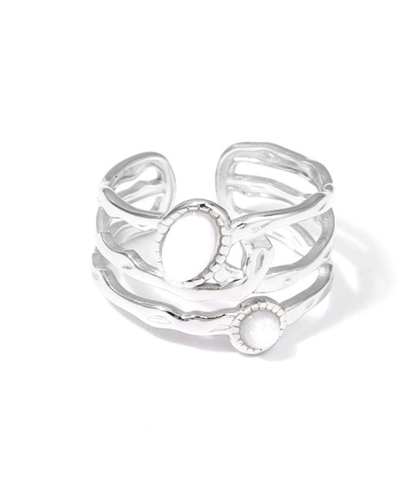 Anillo plateado con piedras