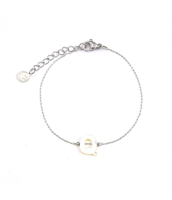 Pulsera plateada de letra Q